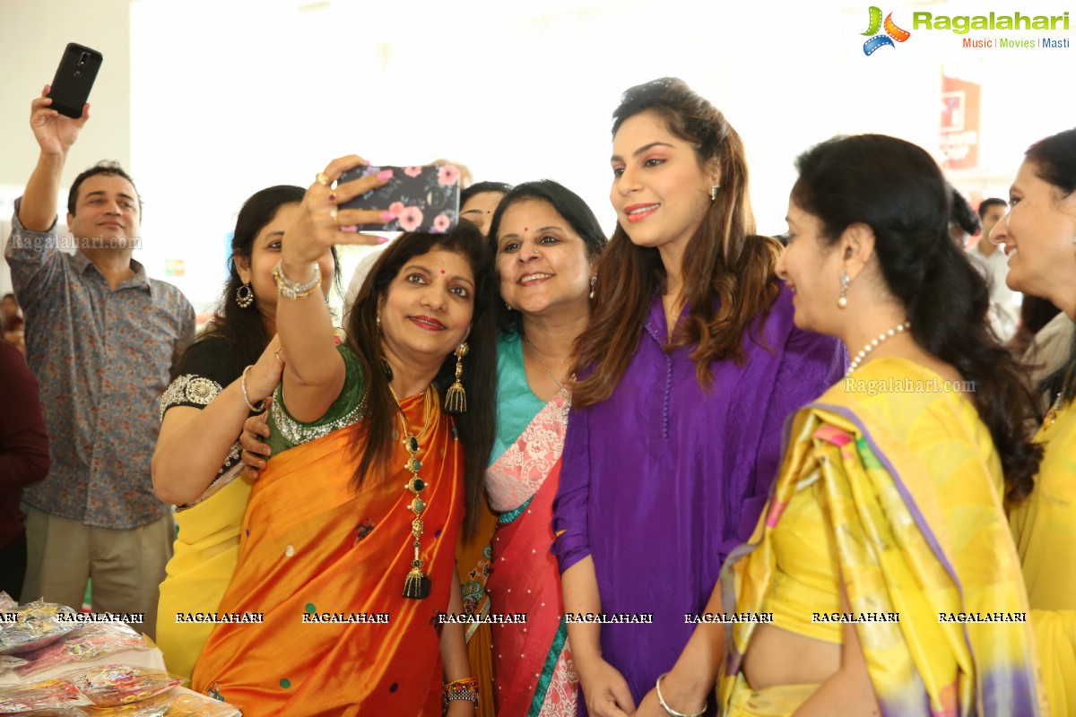 Upasana Kamineni launches Deep Mela 2018 by Deepshikha Mahila Club at HITEX