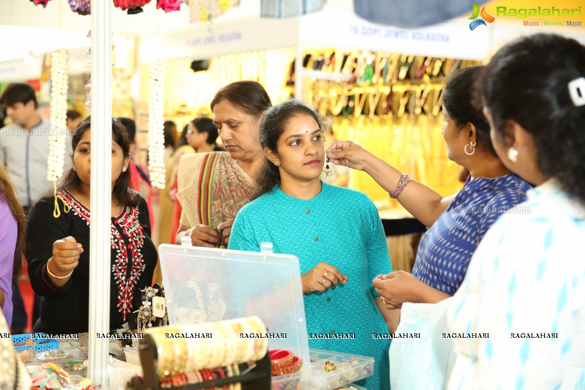 Upasana Kamineni launches Deep Mela 2018 by Deepshikha Mahila Club at HITEX