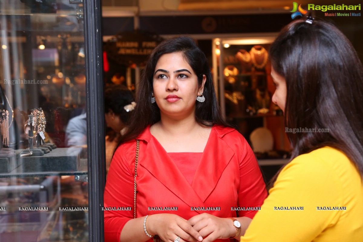 Kamini Saraf's Fashion Yatra at Taj Krishna