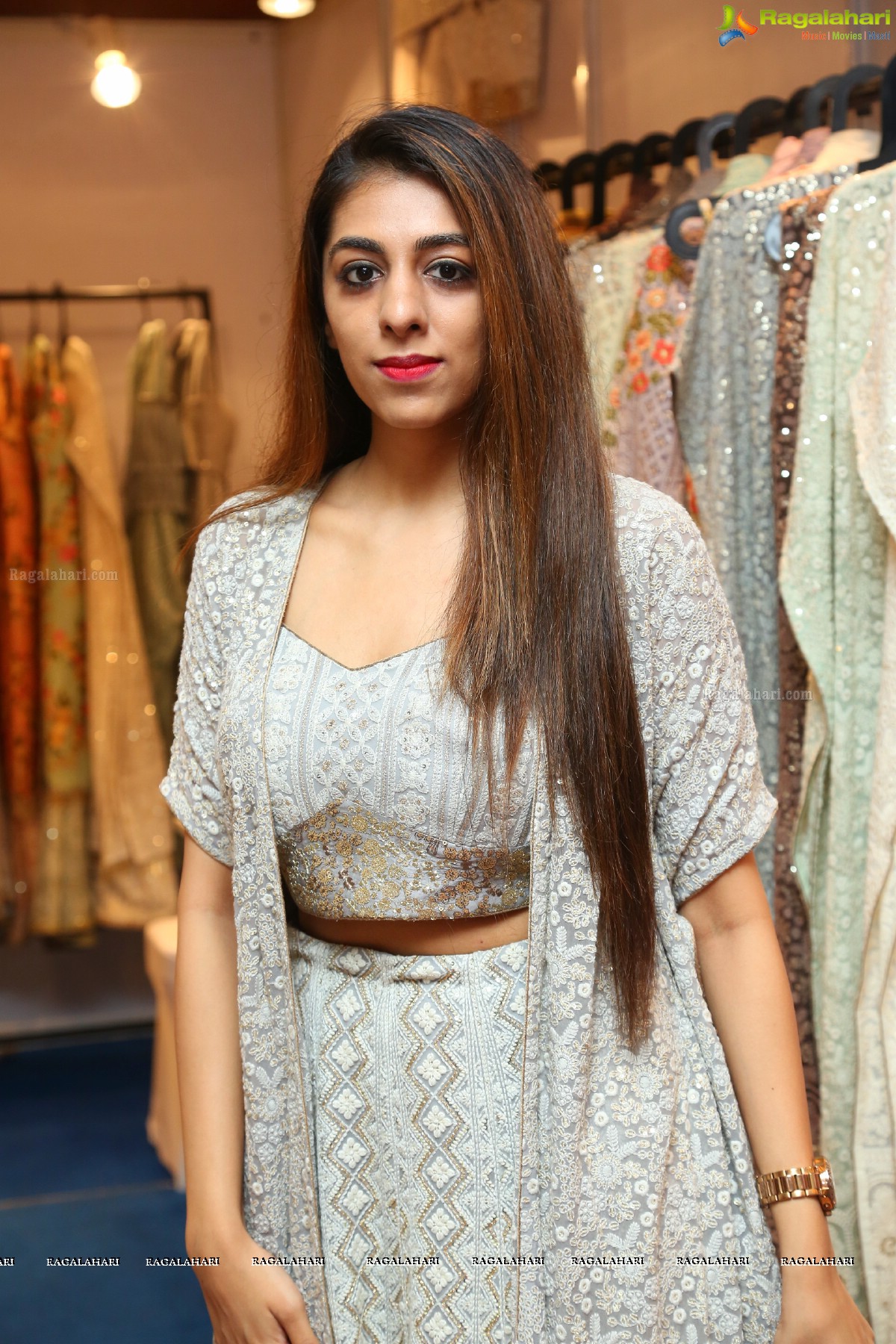 Kamini Saraf's Fashion Yatra at Taj Krishna