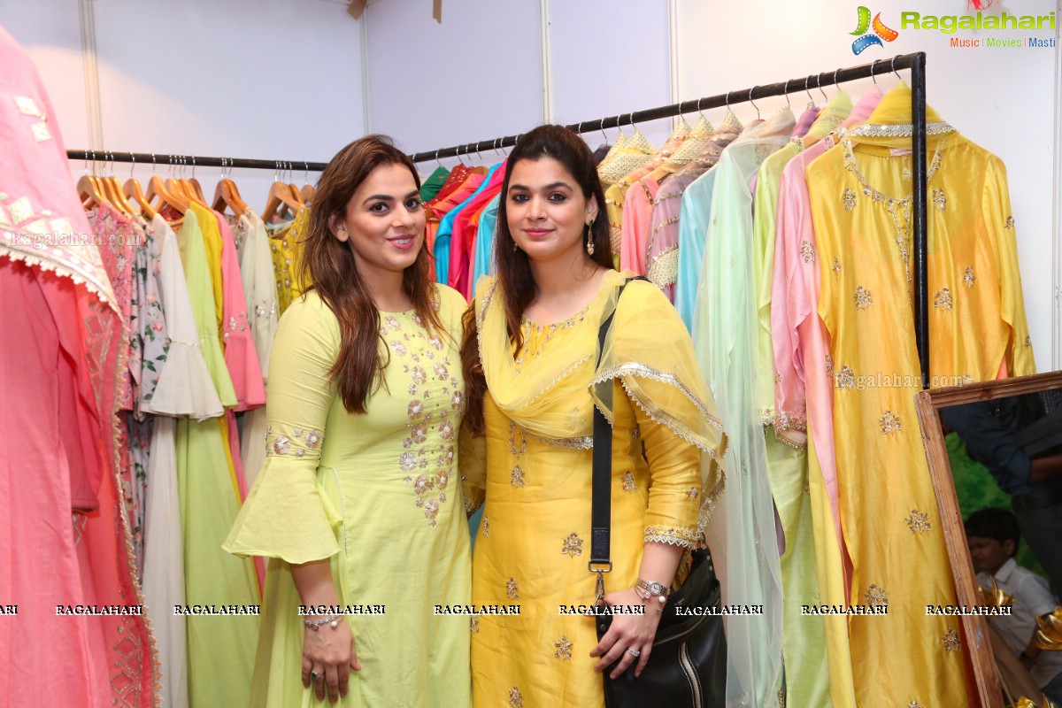 Kamini Saraf's Fashion Yatra at Taj Krishna