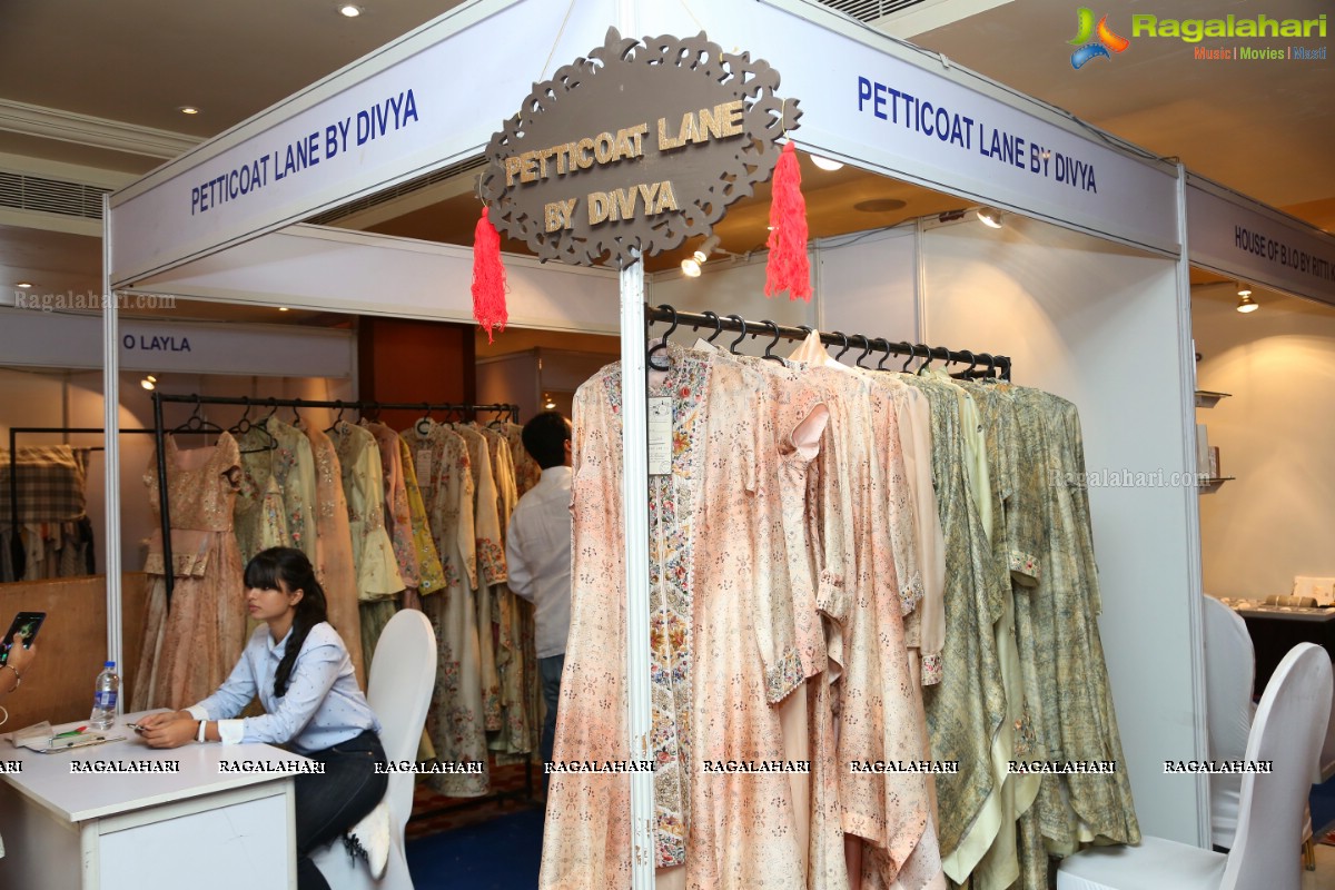 Kamini Saraf's Fashion Yatra at Taj Krishna