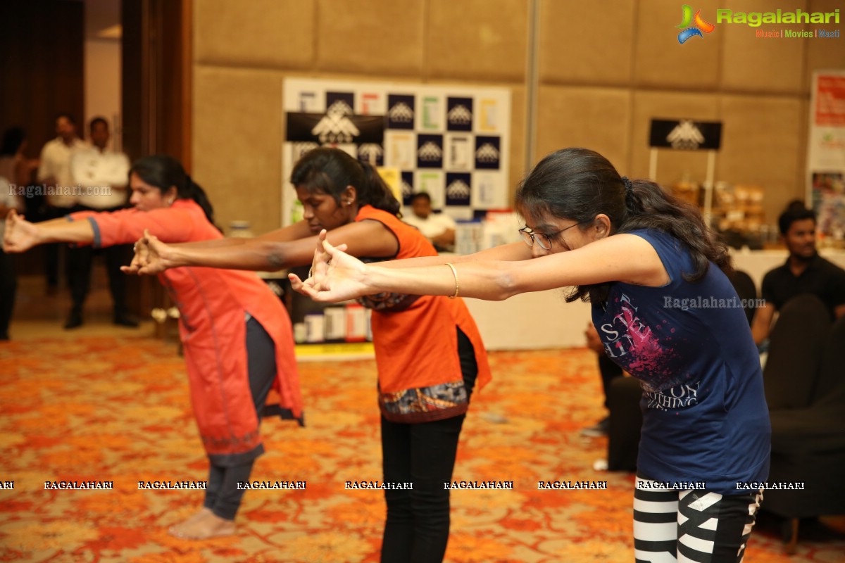 BollyBeats by Mahesh Katta and Yoga Dance by Rina Hindocha at Health Fitness Festival 2018