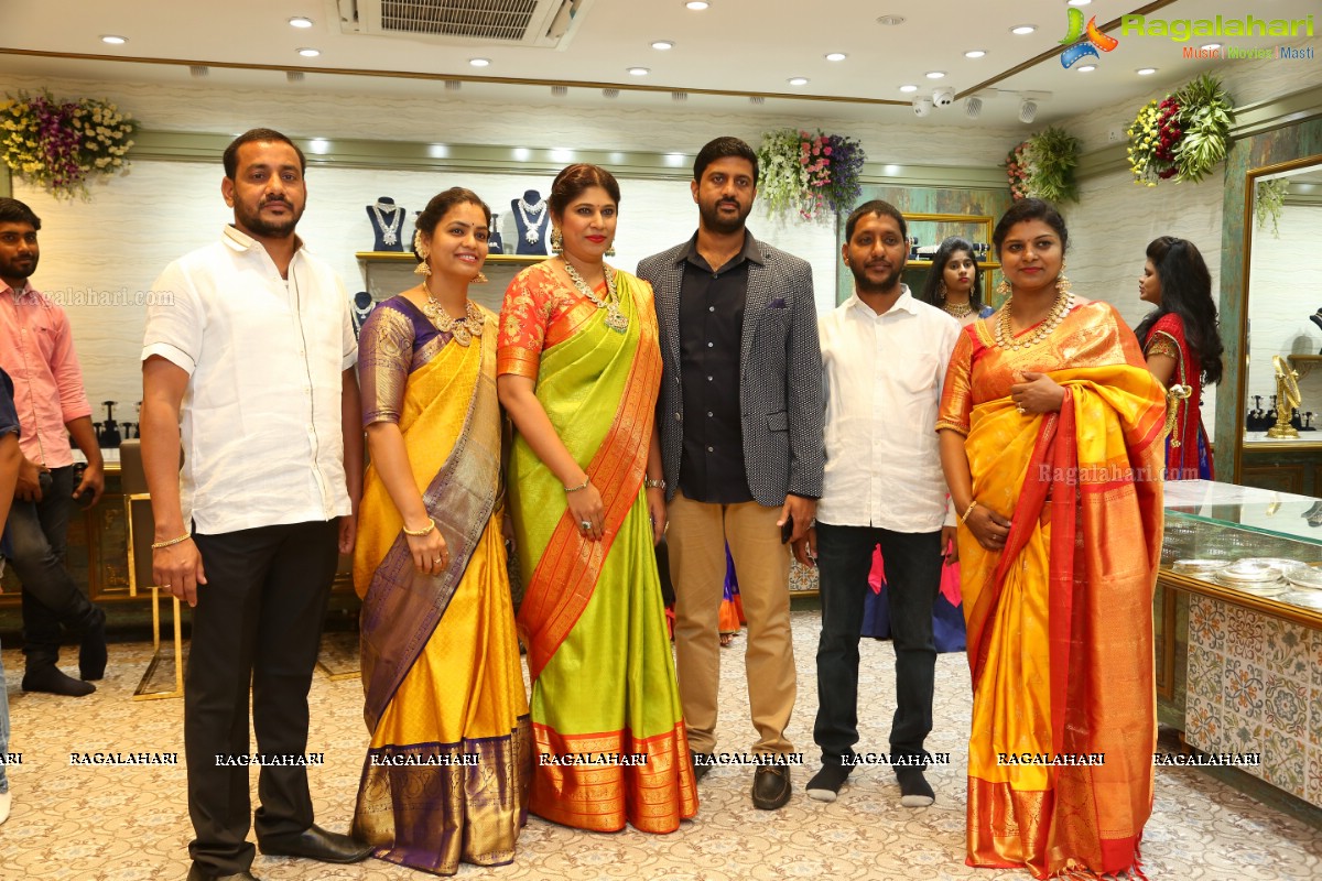 Regina Cassandra launches Hiyaa and Laasya Jewellers at AS Rao Nagar, Hyderabad