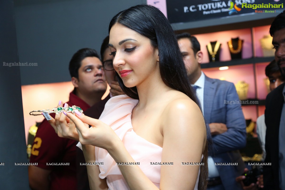 Kiara Advani inaugurates The Statement - Biggest Jewellery Exhibition at Taj Krishna, Banjara Hills