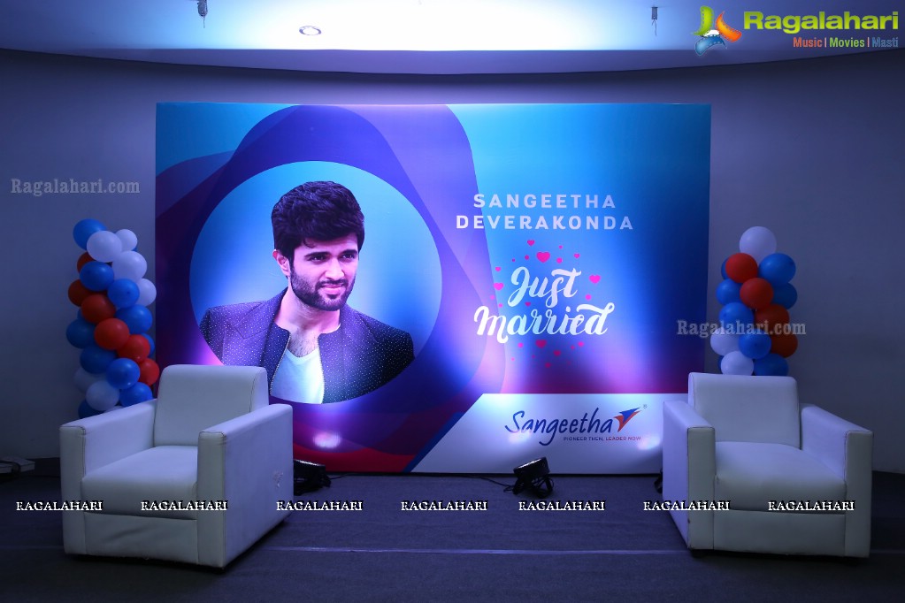 Sangeetha Mobiles Announcement of Vijay Devarakonda as Brand Ambassador at St Mary's College