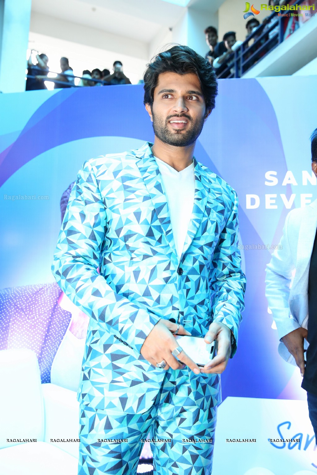 Sangeetha Mobiles Announcement of Vijay Devarakonda as Brand Ambassador at St Mary's College