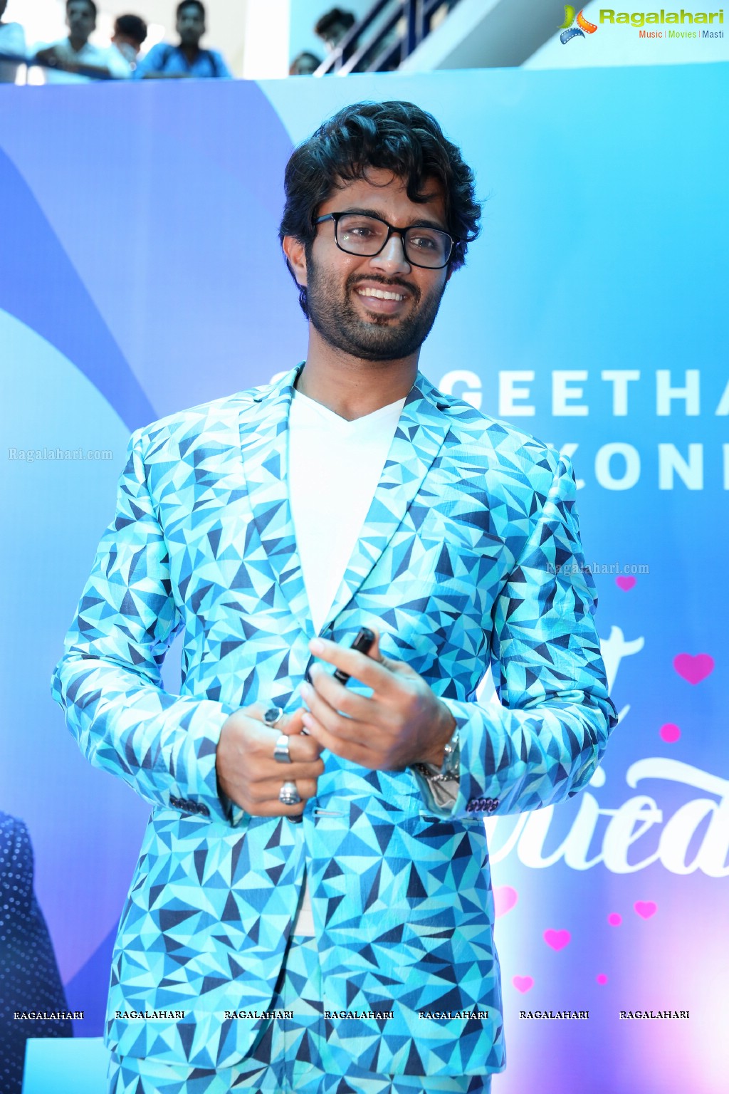 Sangeetha Mobiles Announcement of Vijay Devarakonda as Brand Ambassador at St Mary's College