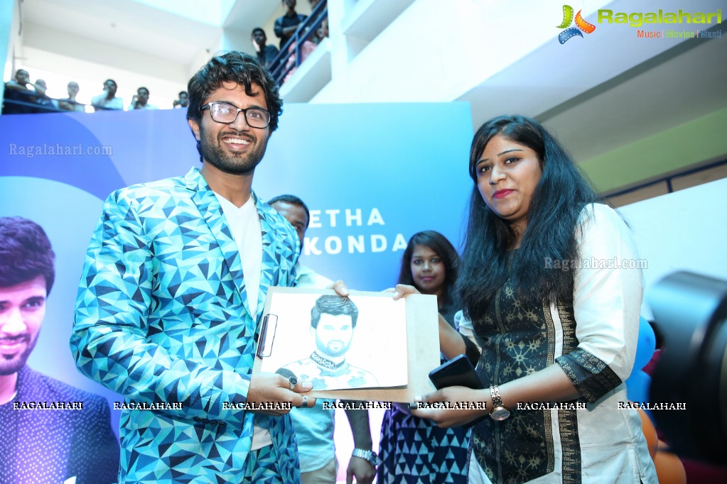 Sangeetha Mobiles Announcement of Vijay Devarakonda as Brand Ambassador at St Mary's College