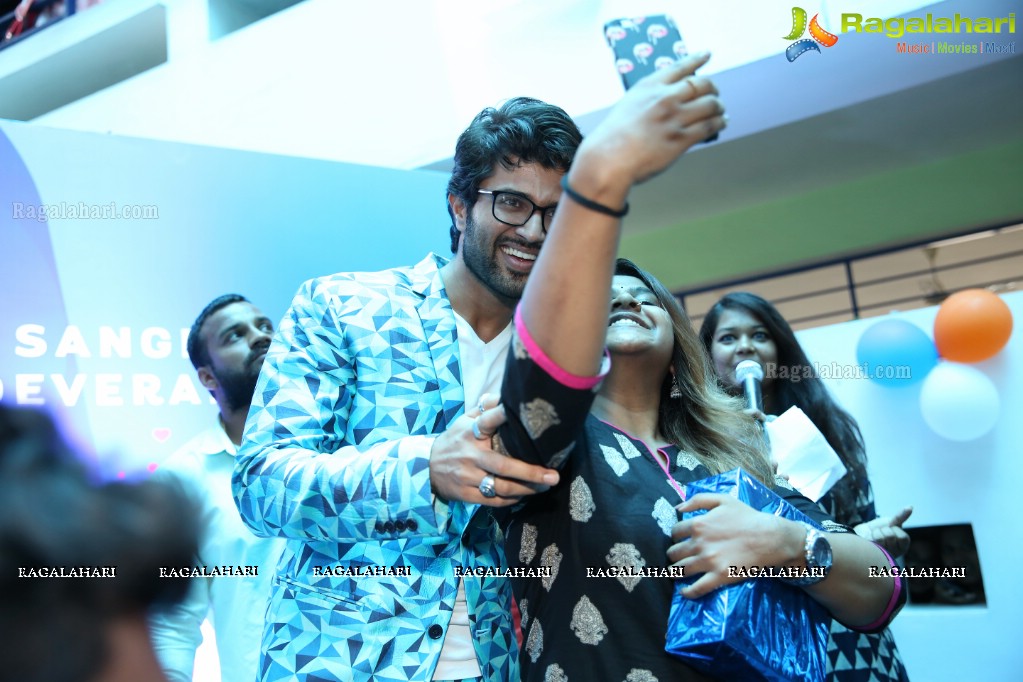 Sangeetha Mobiles Announcement of Vijay Devarakonda as Brand Ambassador at St Mary's College