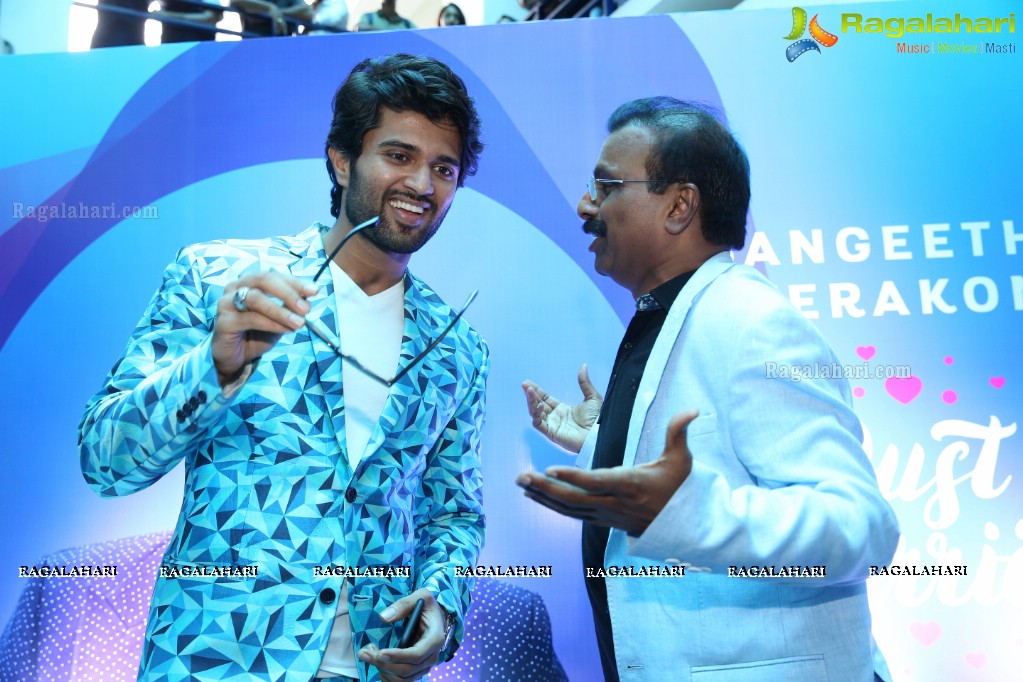 Sangeetha Mobiles Announcement of Vijay Devarakonda as Brand Ambassador at St Mary's College