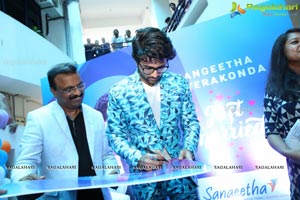 Sangeetha Mobiles Vijay Devarakonda