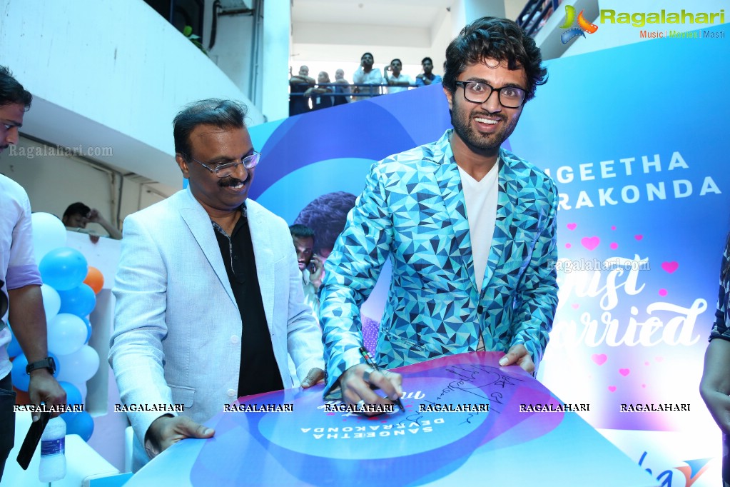 Sangeetha Mobiles Announcement of Vijay Devarakonda as Brand Ambassador at St Mary's College