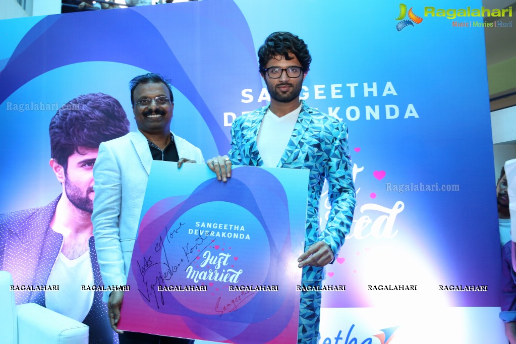 Sangeetha Mobiles Announcement of Vijay Devarakonda as Brand Ambassador at St Mary's College