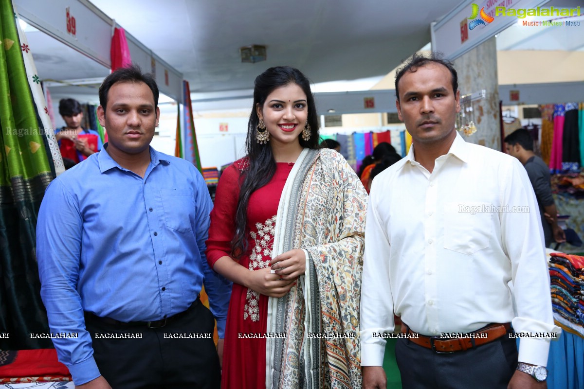 Yashu Mashetty launches Silk and Cotton Expo at Sri Satya Sai Nigamagamam