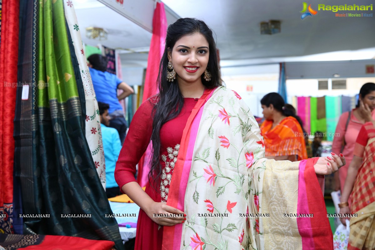 Yashu Mashetty launches Silk and Cotton Expo at Sri Satya Sai Nigamagamam