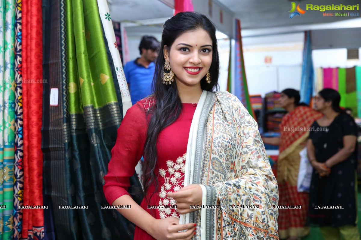 Yashu Mashetty launches Silk and Cotton Expo at Sri Satya Sai Nigamagamam