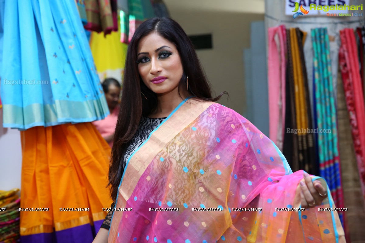 Yashu Mashetty launches Silk and Cotton Expo at Sri Satya Sai Nigamagamam