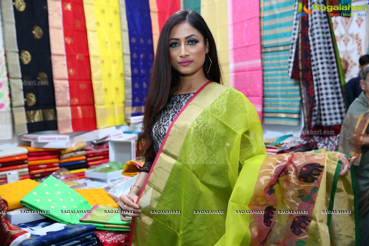 Yashu Mashetty launches Silk and Cotton Expo at Sri Satya Sai Nigamagamam