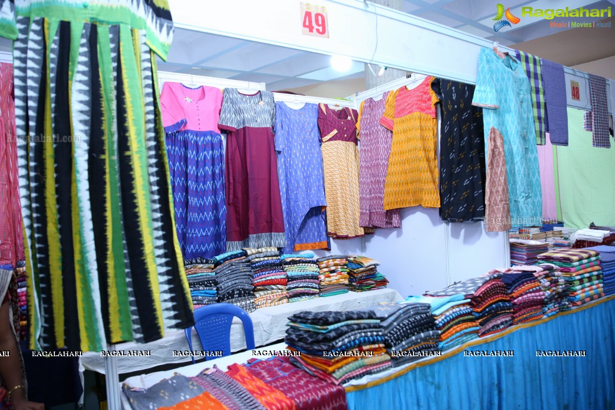 Yashu Mashetty launches Silk and Cotton Expo at Sri Satya Sai Nigamagamam