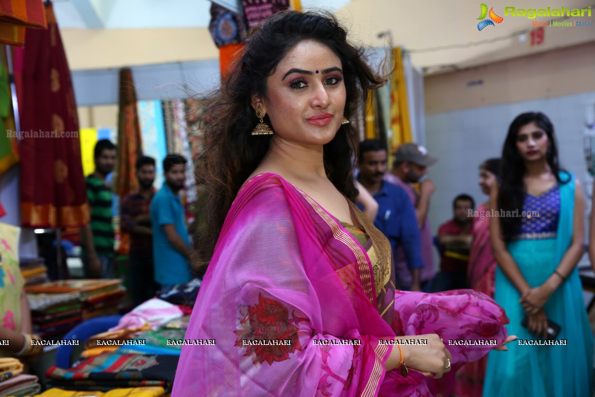 Yashu Mashetty launches Silk and Cotton Expo at Sri Satya Sai Nigamagamam