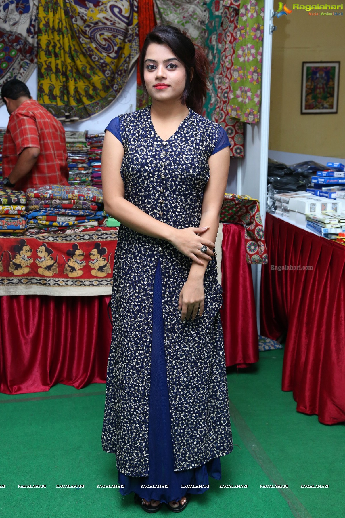 Silk and Cotton Expo Launch at TTD Kalyana Mandapam, Himayatnagar