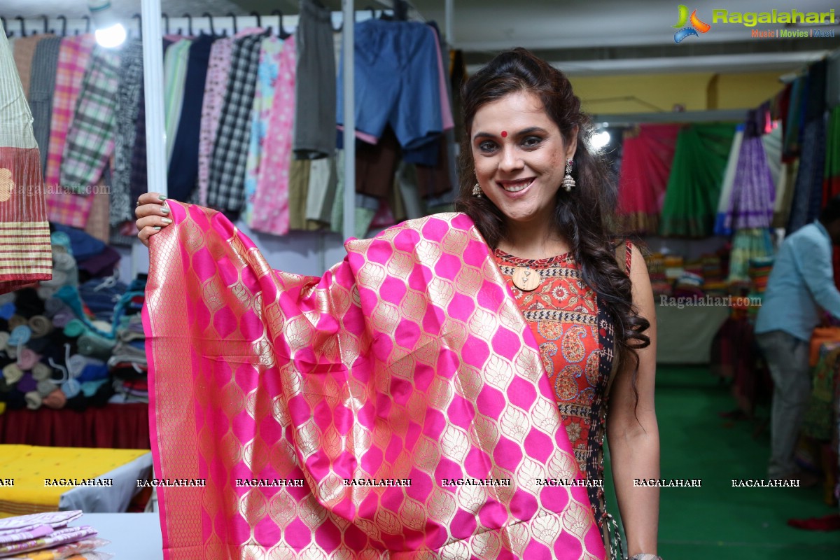 Silk and Cotton Expo Launch at TTD Kalyana Mandapam, Himayatnagar