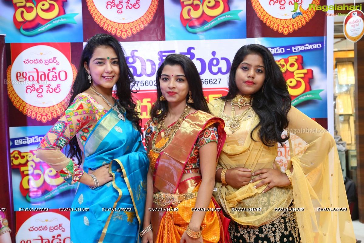 New Heritage Gold and Saree Collections Fashion Show at Chandana Brothers