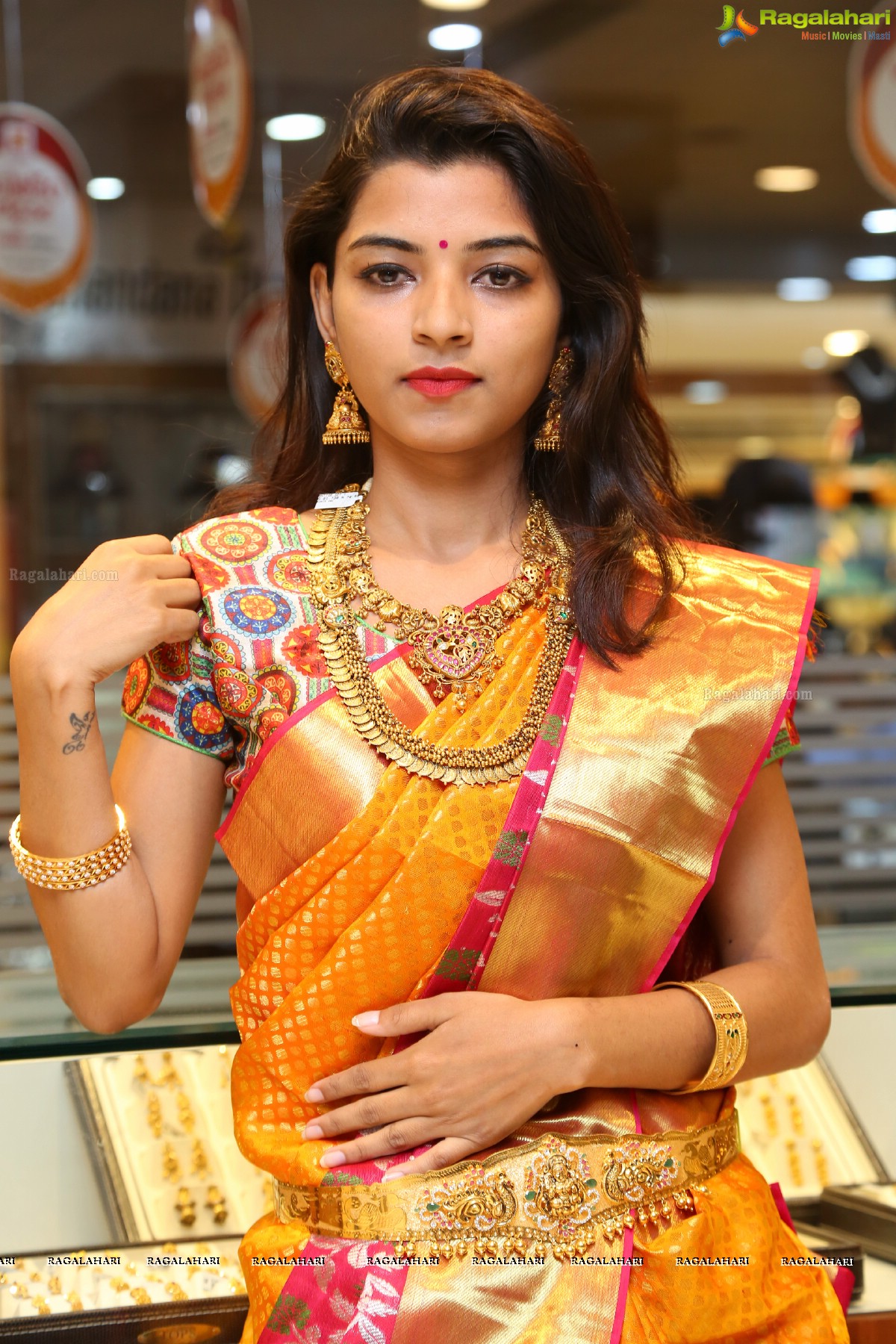 New Heritage Gold and Saree Collections Fashion Show at Chandana Brothers