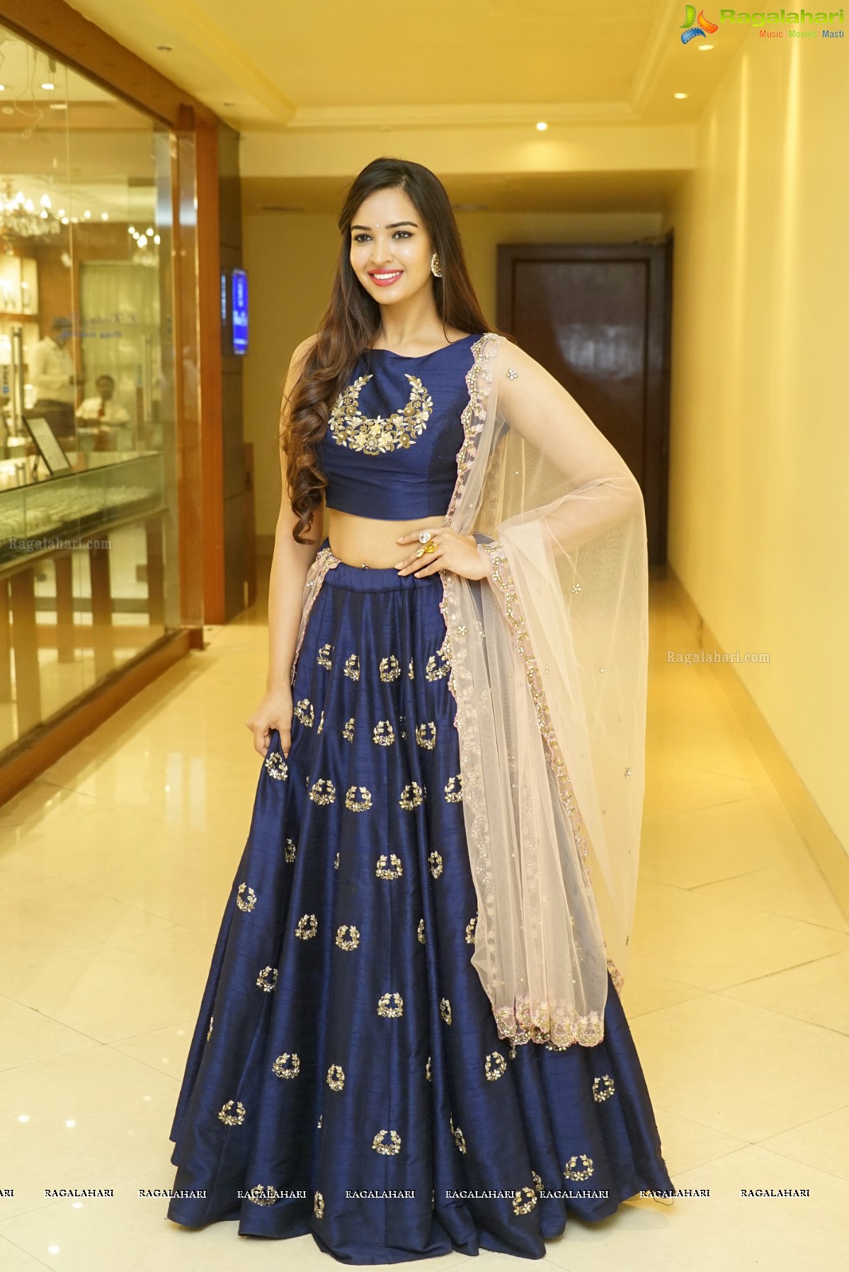 Heroine Pujita Ponnada launches Trendz Exhibition at Taj Krishna