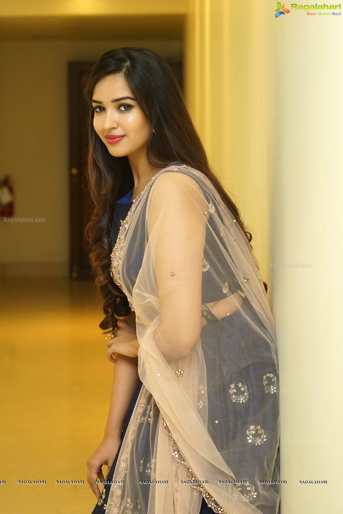 Heroine Pujita Ponnada launches Trendz Exhibition at Taj Krishna