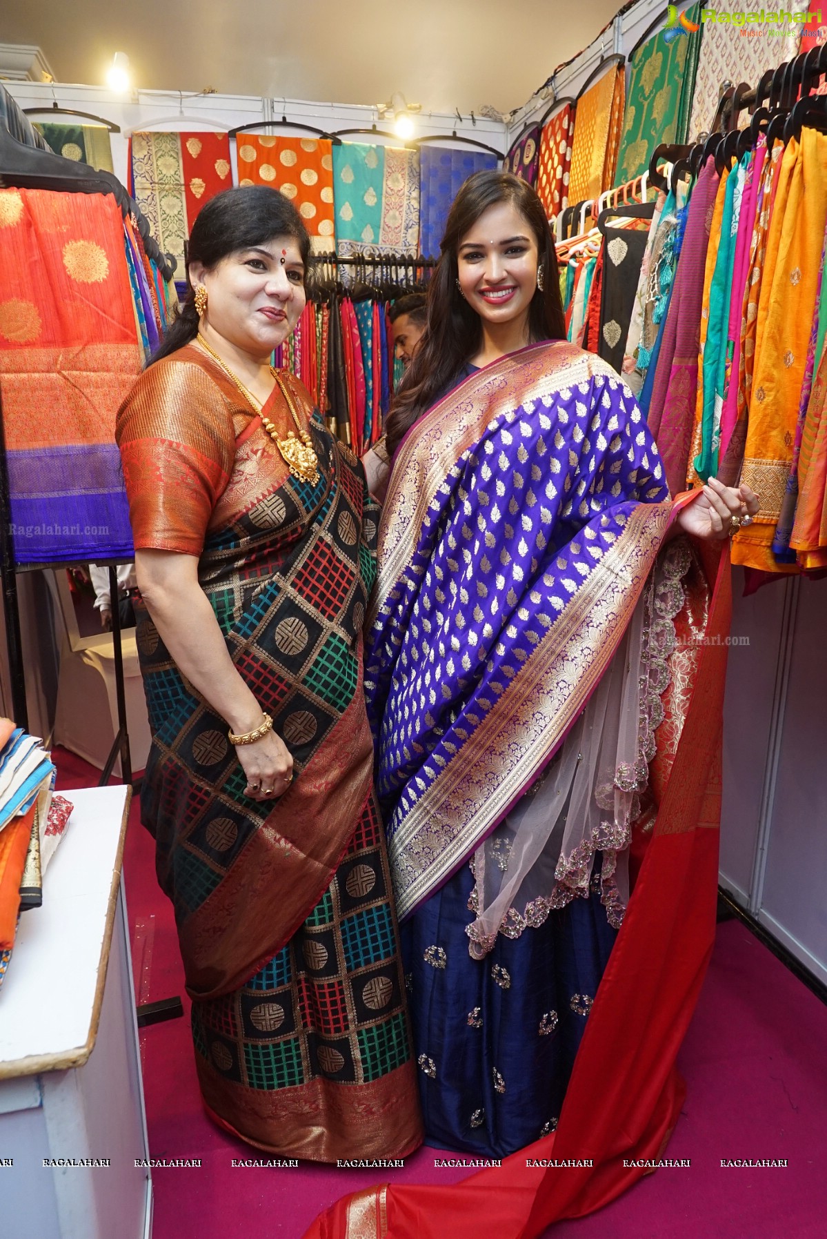 Heroine Pujita Ponnada launches Trendz Exhibition at Taj Krishna