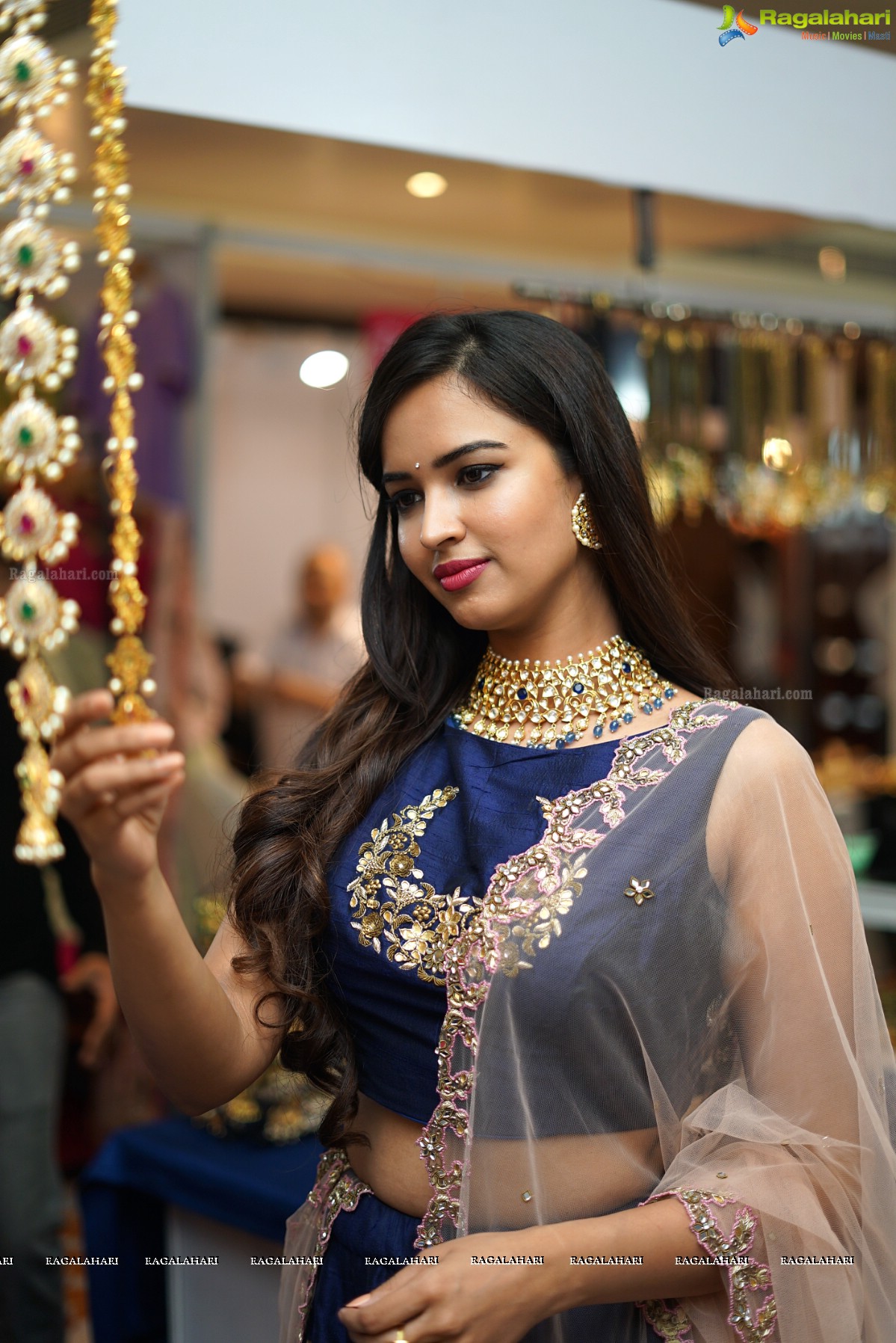 Heroine Pujita Ponnada launches Trendz Exhibition at Taj Krishna