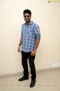 Sundeep Kishan Celebrates NVNN Success With his Fans 