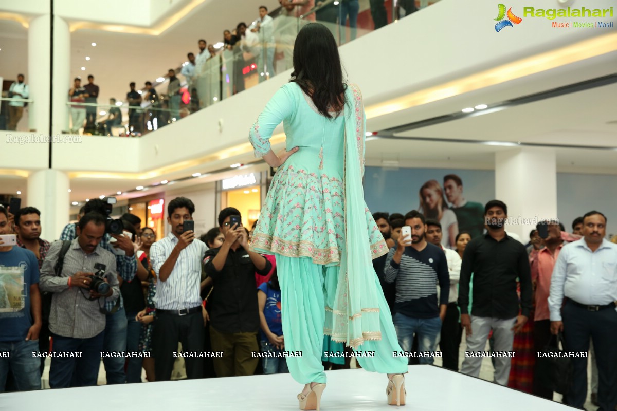 Atelier Showroom Launch With a Fashion Show at Sarath City Mall