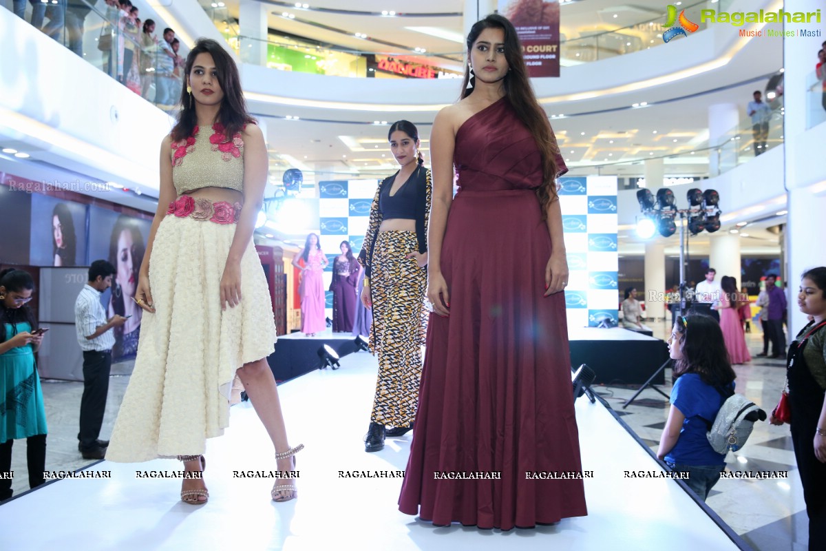 Atelier Showroom Launch With a Fashion Show at Sarath City Mall