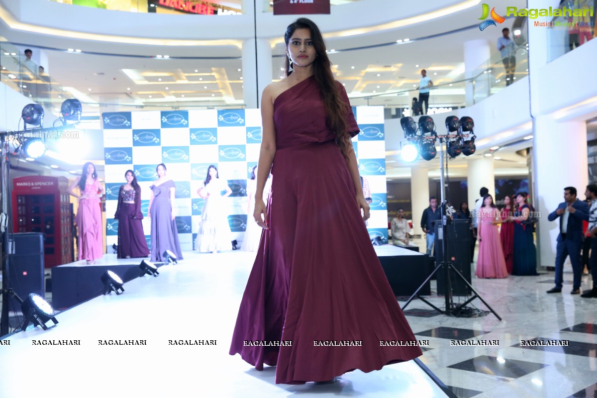 Atelier Showroom Launch With a Fashion Show at Sarath City Mall