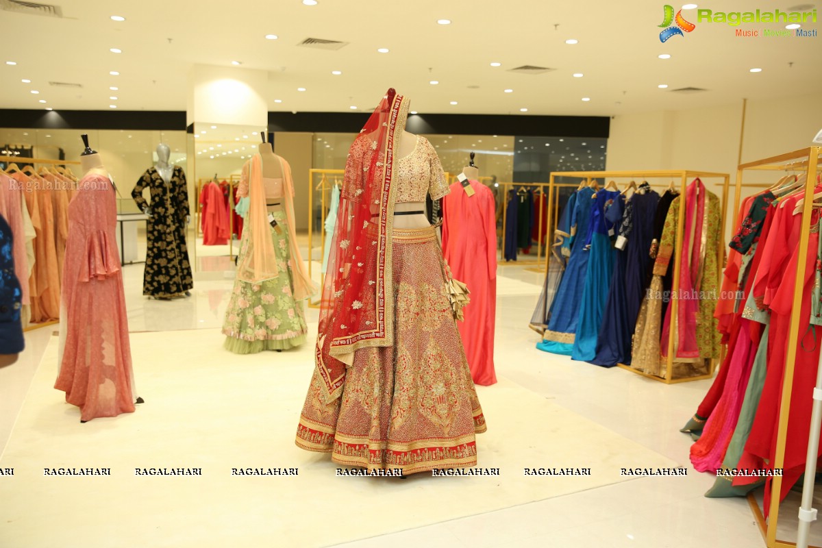 Atelier Showroom Launch With a Fashion Show at Sarath City Mall