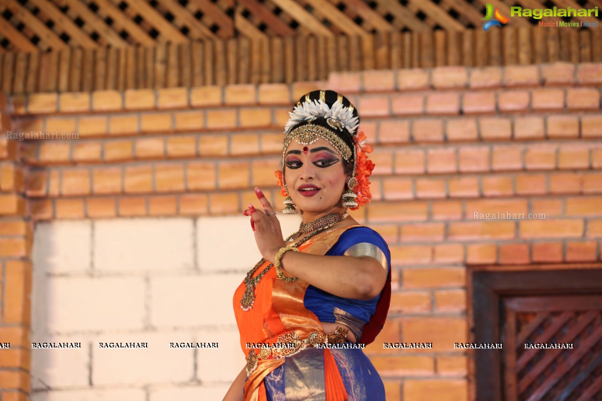 Chinmayi Nrityalaya Students' Kuchipudi Dance Performance at Shiplaramam 