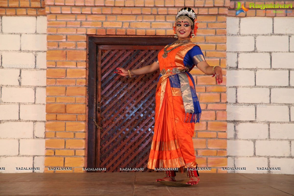 Chinmayi Nrityalaya Students' Kuchipudi Dance Performance at Shiplaramam 