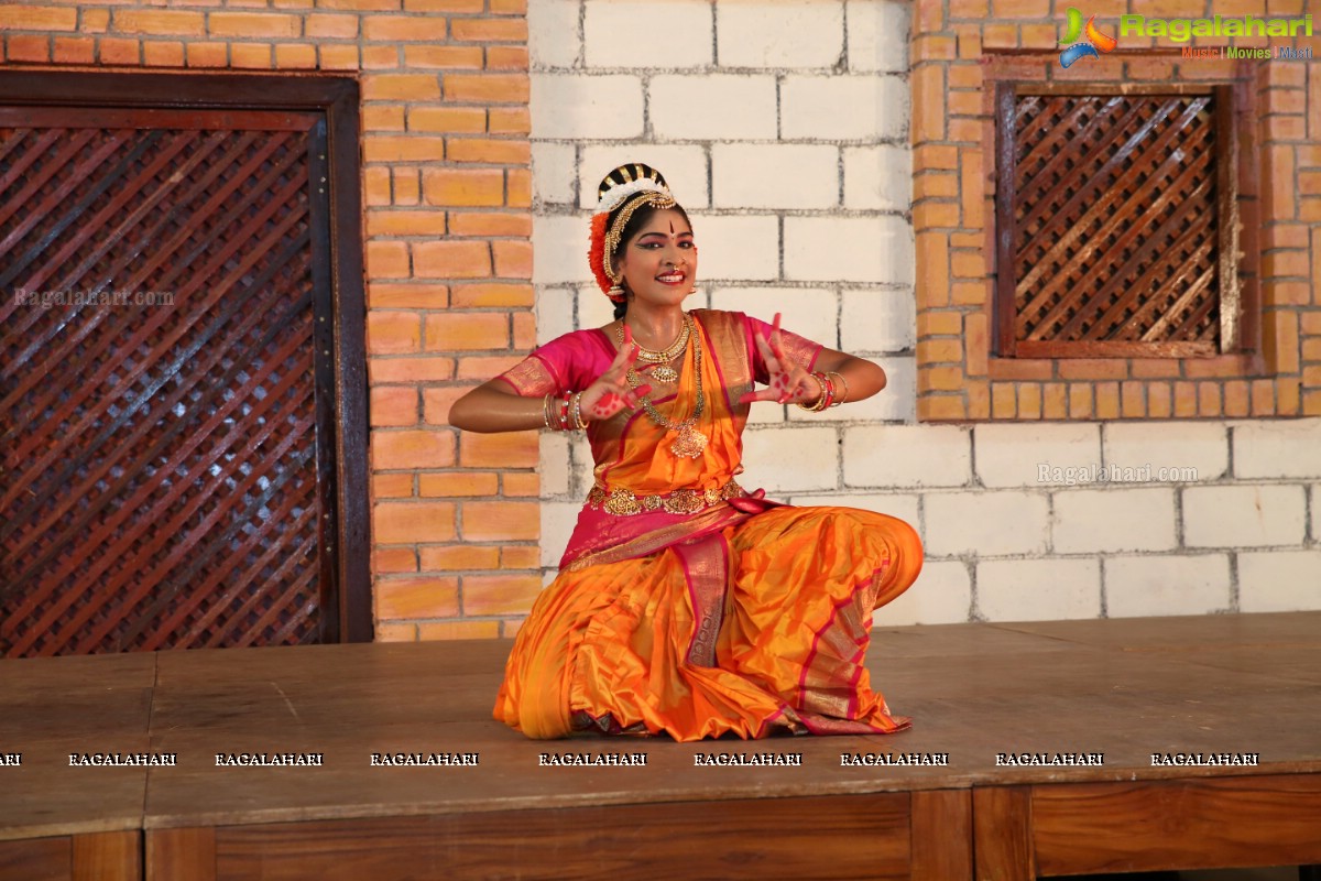 Chinmayi Nrityalaya Students' Kuchipudi Dance Performance at Shiplaramam 