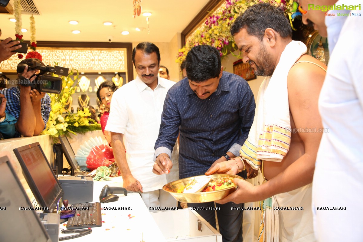 Maangalya Shopping Mall Launches It's New Store at Vanasthalipuram