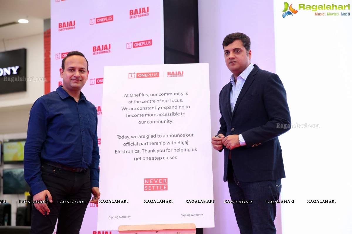 OnePlus Announces Its Partership With Bajaj Electronics