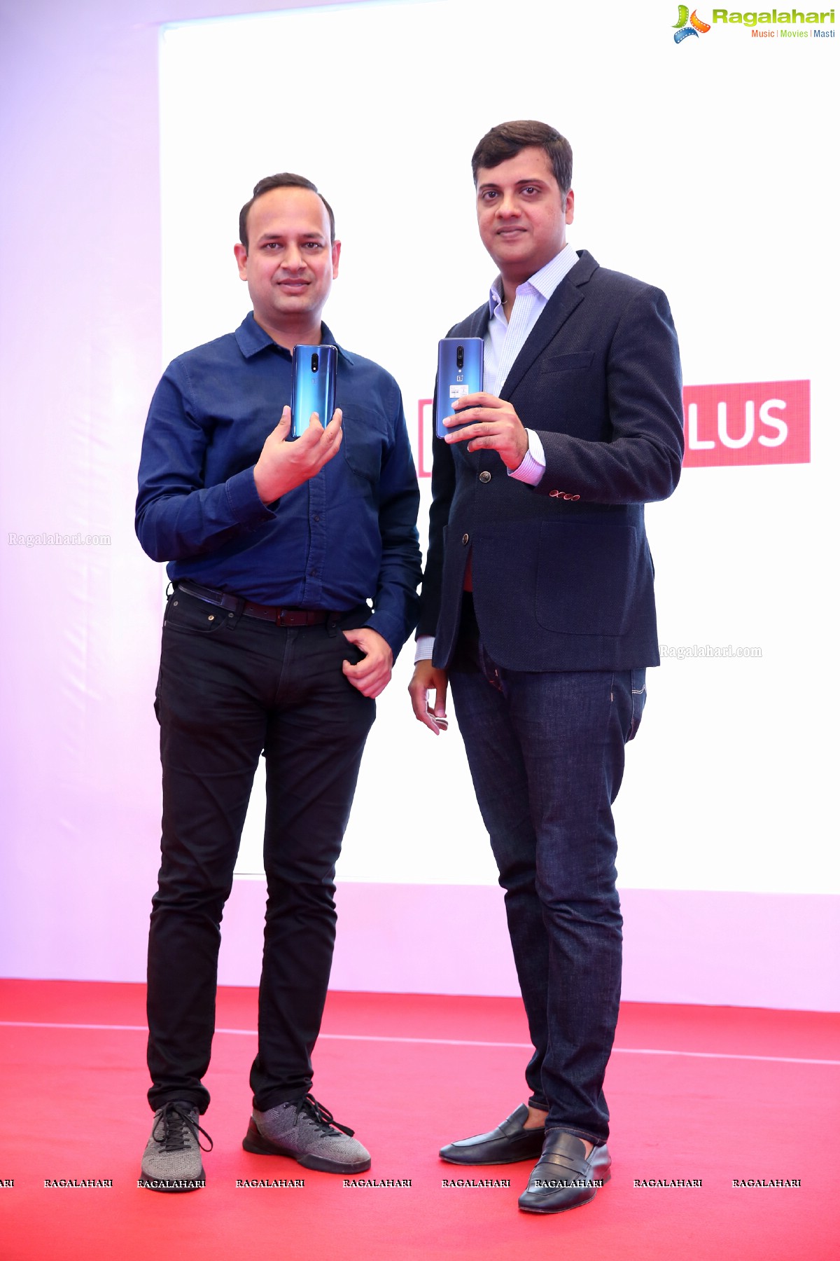 OnePlus Announces Its Partership With Bajaj Electronics