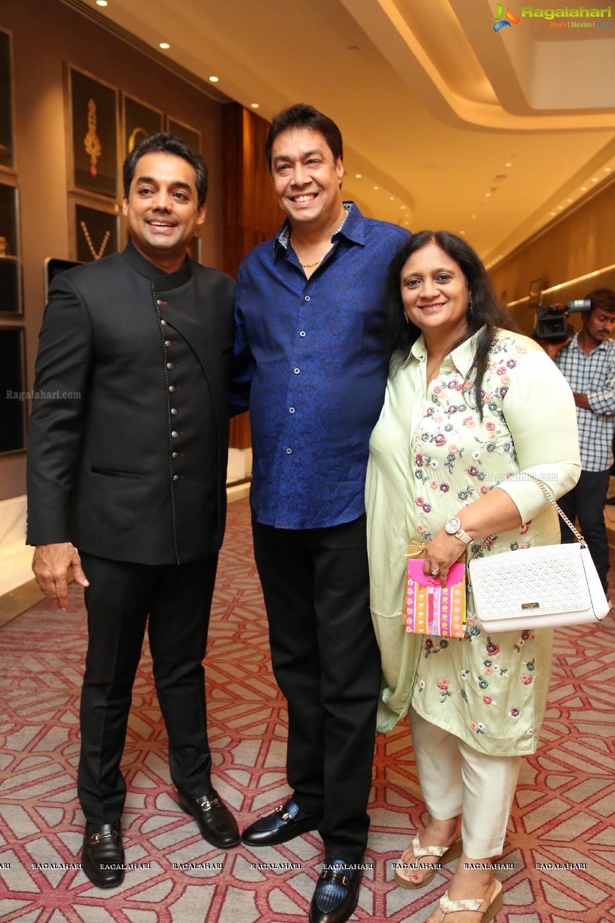 Rajesh Malik Celebrates 50th Birthday at ITC Kohenur