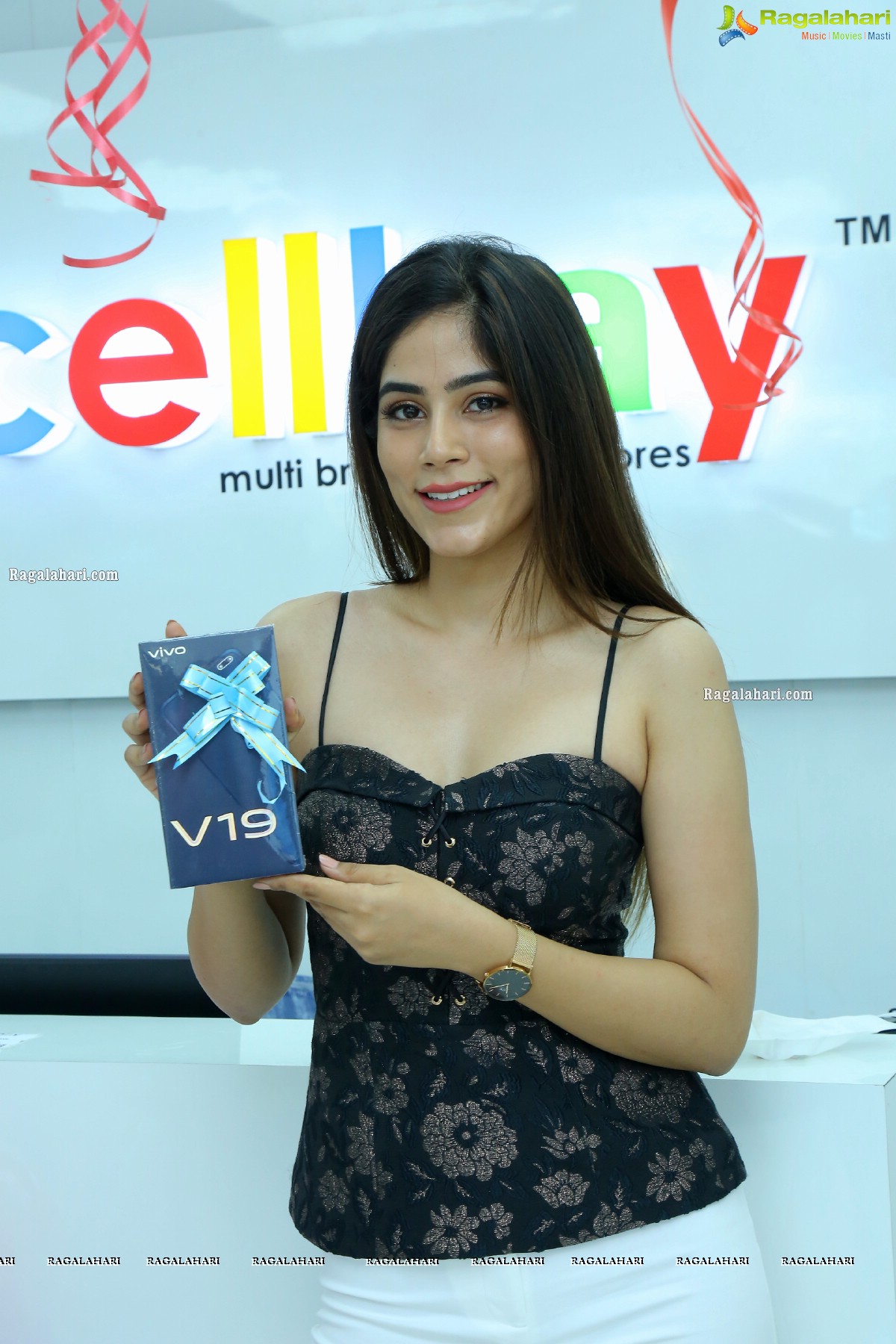 CellBay Multi-brand Mobile Store Launches its 52nd store at Bollaram