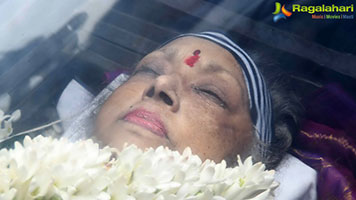 Veteran Actress Jayanthi Last Rites photos