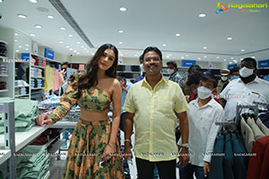 Payal Rajput Inaugurates Kasam Fashion Mall at Warangal