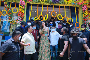 Payal Rajput Inaugurates Kasam Fashion Mall at Warangal