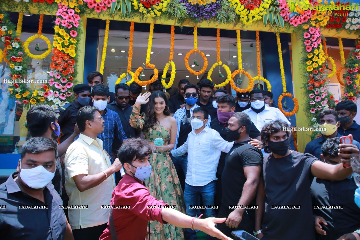 Payal Rajput Inaugurates Kasam Fashion Mall at Warangal